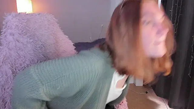 ReddHotPipper online show from April 19, 2026, 4:24 am