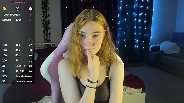 ReddHotPipper online show from February 12, 2025, 1:09 am