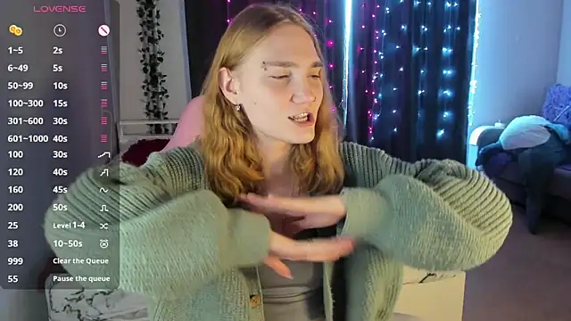 ReddHotPipper online show from March 12, 2025, 5:13 am