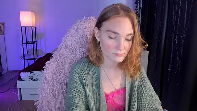 ReddHotPipper online show from October 19, 2025, 3:09 am