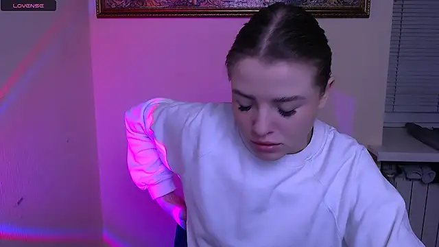 MissOliviaa  online show from January 13, 2026, 11:14 am