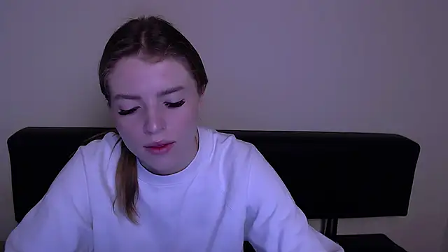 MissOliviaa  online show from March 5, 2025, 9:05 am