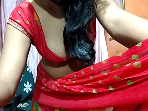 poojaxxx65 online show from November 21, 2025, 11:48 pm