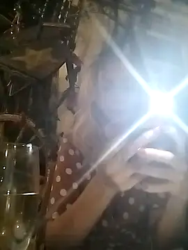 SerenaGrantt online show from September 16, 2025, 6:42 pm