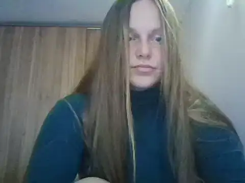 Evasapples online show from March 2, 2025, 6:46 pm