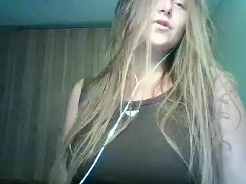 Evasapples online show from September 13, 2025, 6:52 pm