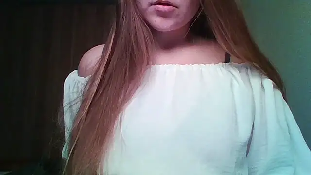 Evasapples online show from April 17, 2026, 7:49 pm