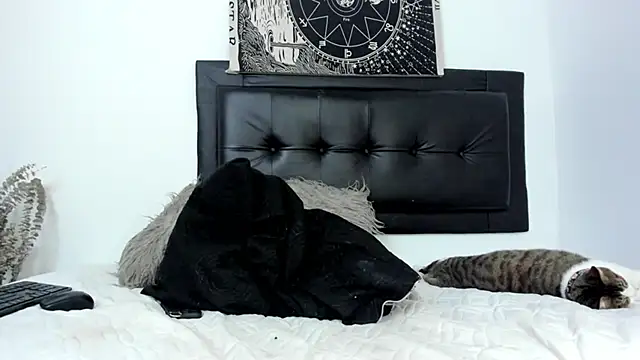 remyflux666 online show from January 15, 2025, 4:15 am