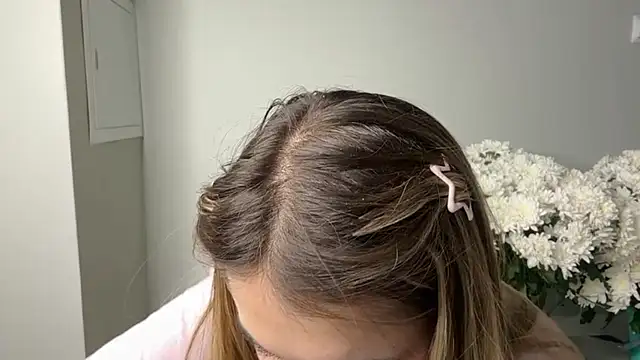 elisa moon online show from February 14, 2025, 3:54 am