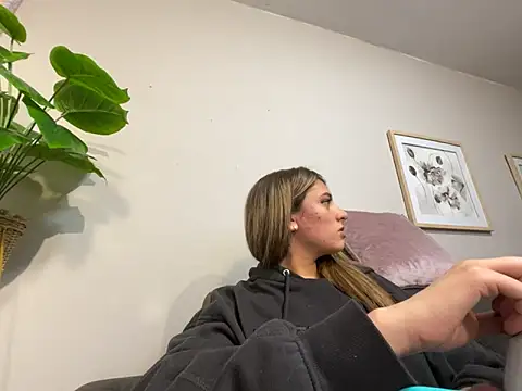 Snapshot of aliisonn_parker26 chatting on March 13, 2025, 8:00 pm aliisonn parker26 online show from March 13, 2025, 8:00 pm