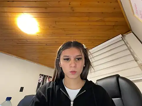 Snapshot of aliisonn_parker26 chatting on February 27, 2025, 8:31 pm aliisonn parker26 online show from February 27, 2025, 8:31 pm