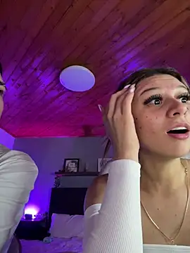 Snapshot of aliisonn_parker26 chatting on February 8, 2025, 1:11 am aliisonn parker26 online show from February 8, 2025, 1:11 am