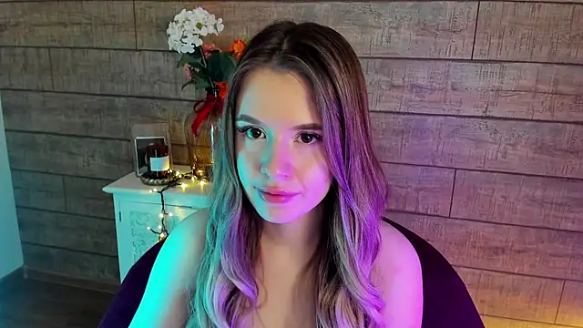 MilanaBalmain online show from March 11, 2025, 3:45 pm