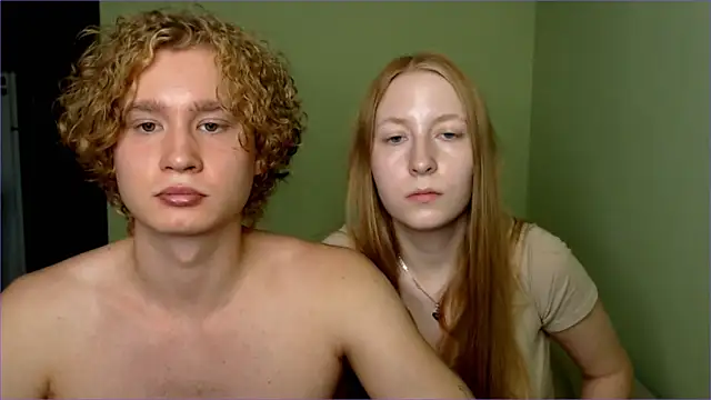 AliceStoneJhonyStone online show from September 22, 2025, 2:01 pm