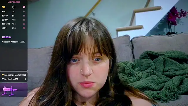 princess emily4723 online show from April 17, 2026, 1:52 am