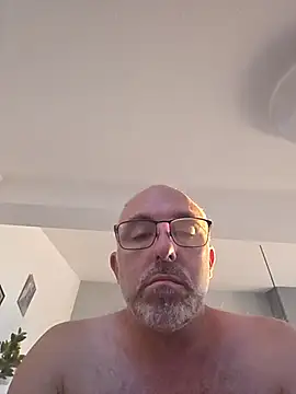 Snapshot of Crosss-23cm chatting on August 8, 2026, 4:30 am Crosss-23cm online show from August 8, 2026, 4:30 am