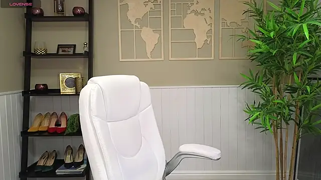 LadyLeea online show from March 3, 2025, 5:26 am