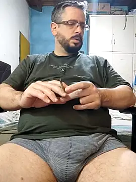 Snapshot of MrBig_2024 chatting on October 1, 2025, 8:02 pm MrBig 2024 online show from October 1, 2025, 8:02 pm