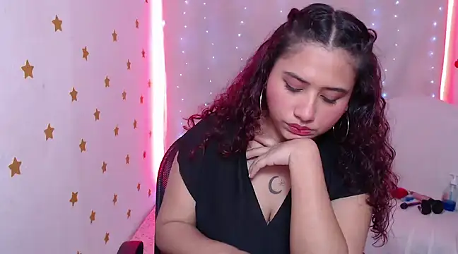 valeriia  118 online show from March 18, 2025, 8:06 am