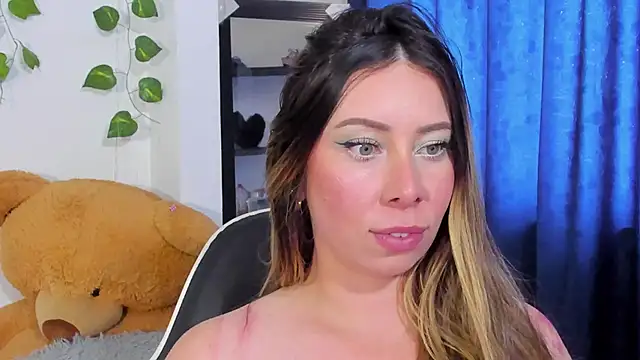 JanneKim online show from December 3, 2025, 7:57 pm