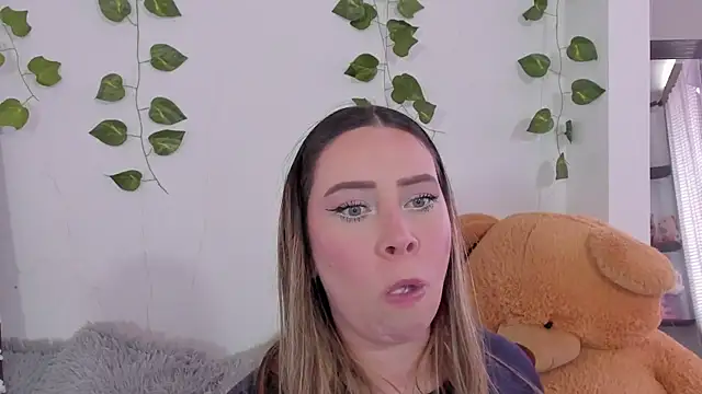 JanneKim online show from October 5, 2025, 6:31 pm