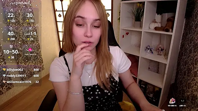 LianaBright online show from January 30, 2025, 8:01 am