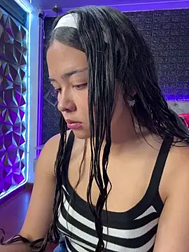 Paloma  LS online show from April 1, 2026, 6:49 pm