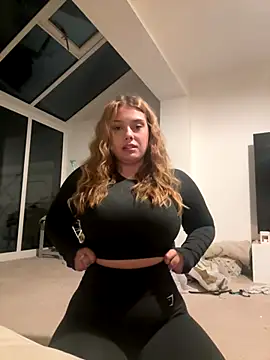 Snapshot of Krystal_Tx chatting on September 21, 2025, 8:14 pm Krystal Tx online show from September 21, 2025, 8:14 pm