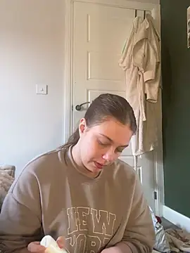 Snapshot of Krystal_Tx chatting on March 7, 2025, 10:35 am Krystal Tx online show from March 7, 2025, 10:35 am