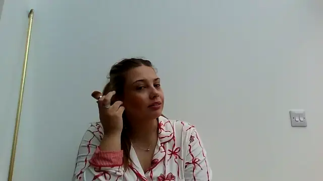 Snapshot of Krystal_Tx chatting on October 17, 2025, 7:33 am Krystal Tx online show from October 17, 2025, 7:33 am