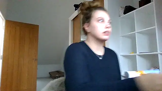 Snapshot of Krystal_Tx chatting on November 3, 2025, 8:51 am Krystal Tx online show from November 3, 2025, 8:51 am