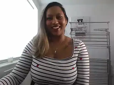 Snapshot of TEMPTING-TAMMY chatting on January 9, 2025, 1:13 pm TEMPTING-TAMMY online show from January 9, 2025, 1:13 pm