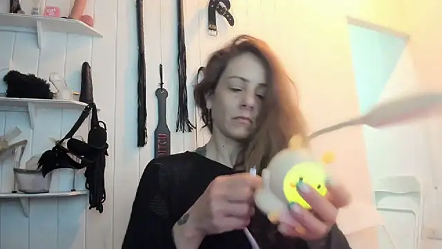 jessiburningheels online show from September 21, 2025, 9:58 am