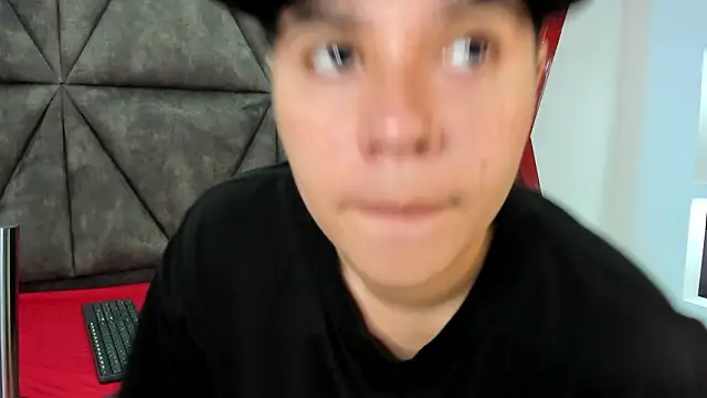 AbbySmiitth  online show from February 4, 2026, 10:27 pm