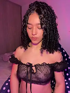 Crystal Dluna online show from September 16, 2025, 2:18 pm