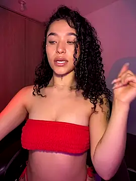 Crystal Dluna online show from October 25, 2025, 2:39 pm