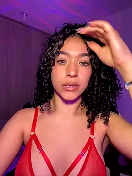 Crystal Dluna online show from September 20, 2025, 4:45 pm