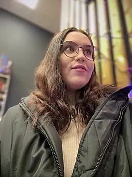 Snapshot of meow_girl chatting on January 17, 2026, 9:13 am meow girl online show from January 17, 2026, 9:13 am