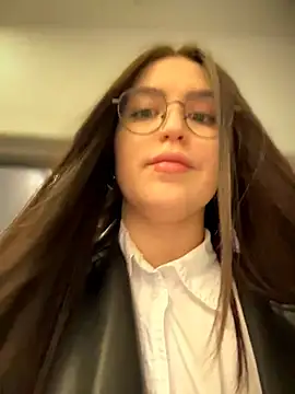 Snapshot of meow_girl chatting on February 28, 2026, 11:10 am meow girl online show from February 28, 2026, 11:10 am