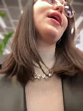 meow girl online show from October 21, 2025, 10:58 am