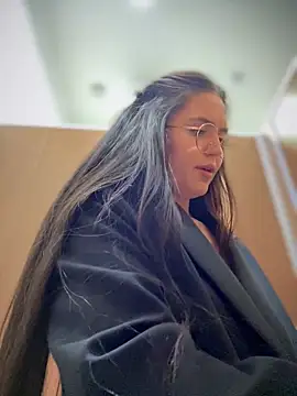 meow girl online show from September 17, 2025, 11:01 am