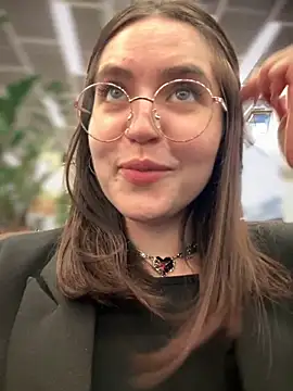 meow girl online show from October 7, 2025, 12:06 pm