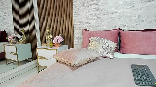 MadisonHunter2024 online show from February 26, 2025, 12:20 am