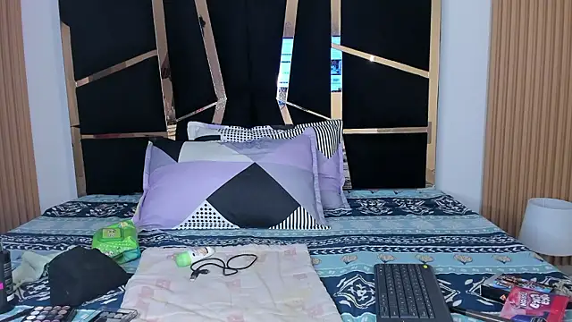 yahaira  online show from March 13, 2026, 3:06 pm