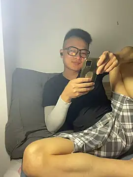 lixiaoshuai8 online show from March 10, 2025, 2:05 pm