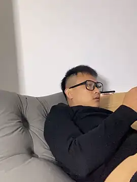 lixiaoshuai8 online show from March 7, 2025, 4:46 am