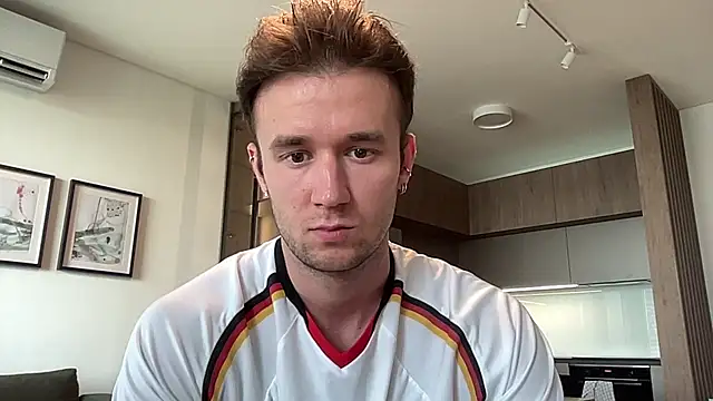 Snapshot of cute_mark chatting on July 18, 2026, 8:23 am cute mark online show from July 18, 2026, 8:23 am