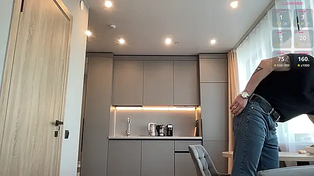 cute mark online show from October 12, 2025, 5:53 am