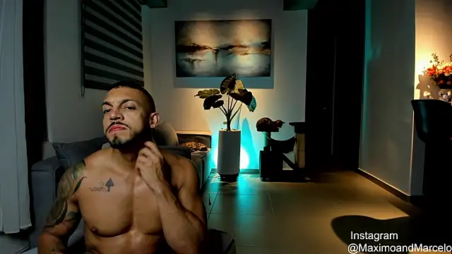 Maximo Marcelo online show from February 21, 2025, 2:06 am