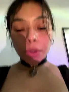 adry moon666 online show from September 18, 2025, 6:27 am